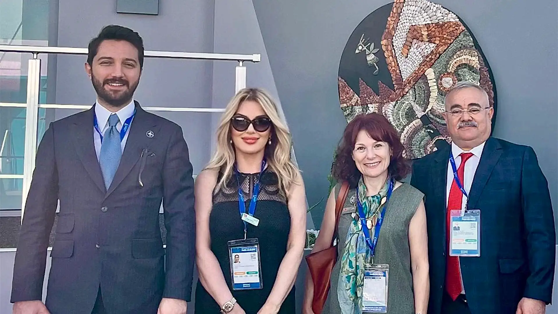 MAJİ Art Gallery kurucusu Gaye Donay ve sanatçısı Hülya Vurnal İkizgül, 55. Uluslararası Paris Air Show’da